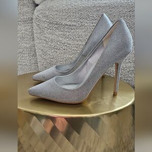 Silver sparkly pointed toe heel